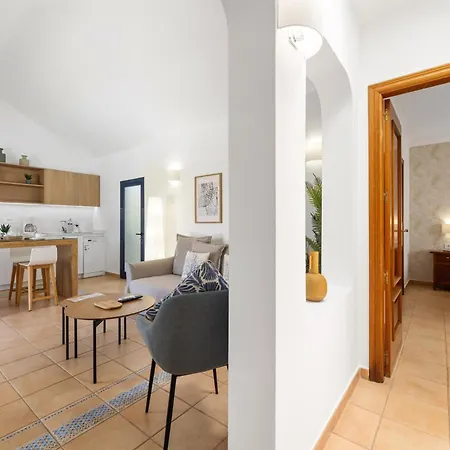 Villa Lanzarote Volcan 10- Private Heated Pool Playa Blanca