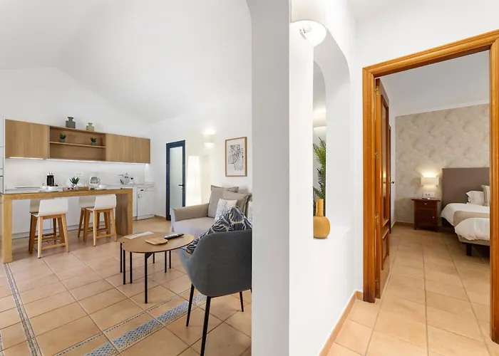 Villa Lanzarote Volcan 10- Private Heated Pool Playa Blanca