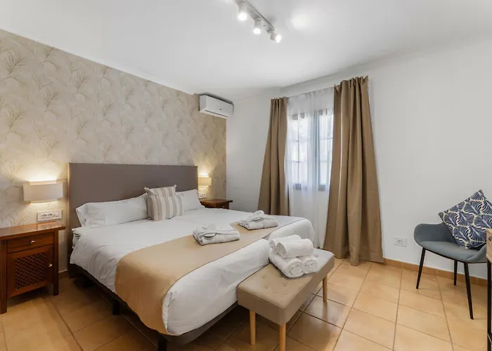 Villa Lanzarote Volcan 10- Private Heated Pool Playa Blanca