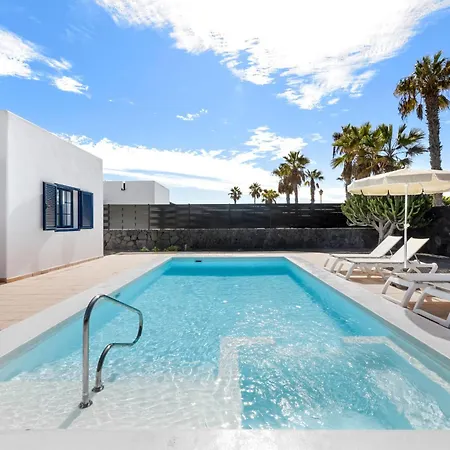 Lanzarote Volcan 10- Private Heated Pool Villa Playa Blanca