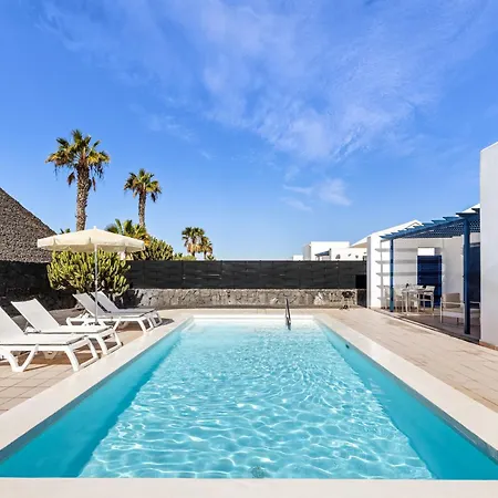Lanzarote Volcan 10- Private Heated Pool * Playa Blanca