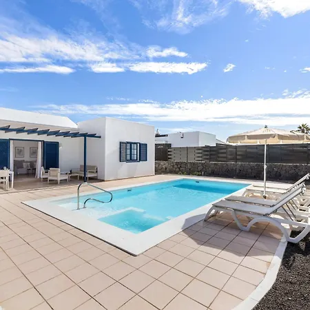 Villa Lanzarote Volcan 10- Private Heated Pool Playa Blanca